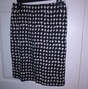 Tablots sz2 petite BW houndstooth pencil skirt